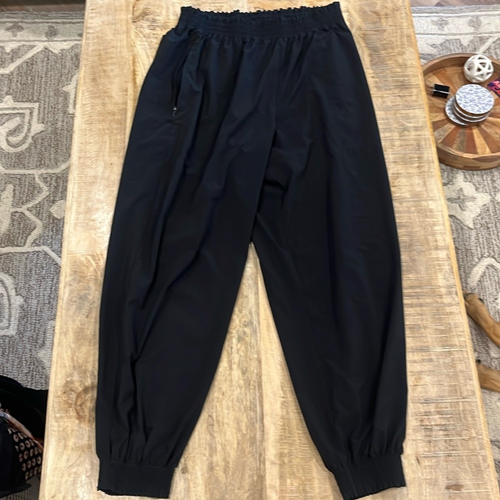 Athleta Savannah jogger vineyard black women’s 10